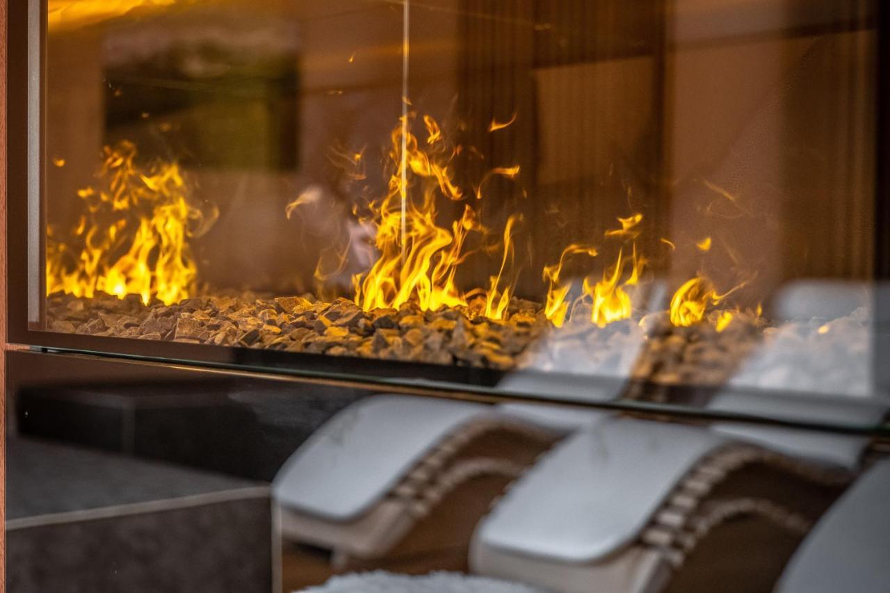 Dolomitenhotel Weisslahnbad Тирес Екстериор снимка