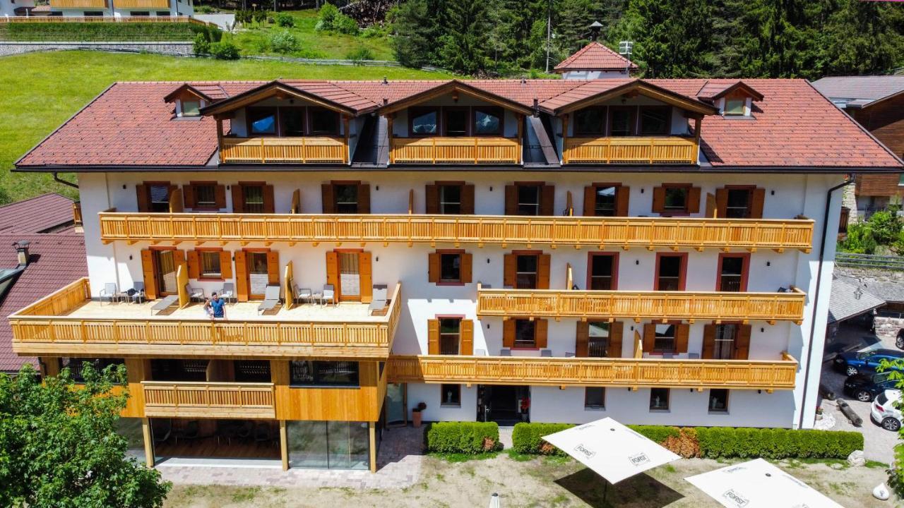 Dolomitenhotel Weisslahnbad Тирес Екстериор снимка