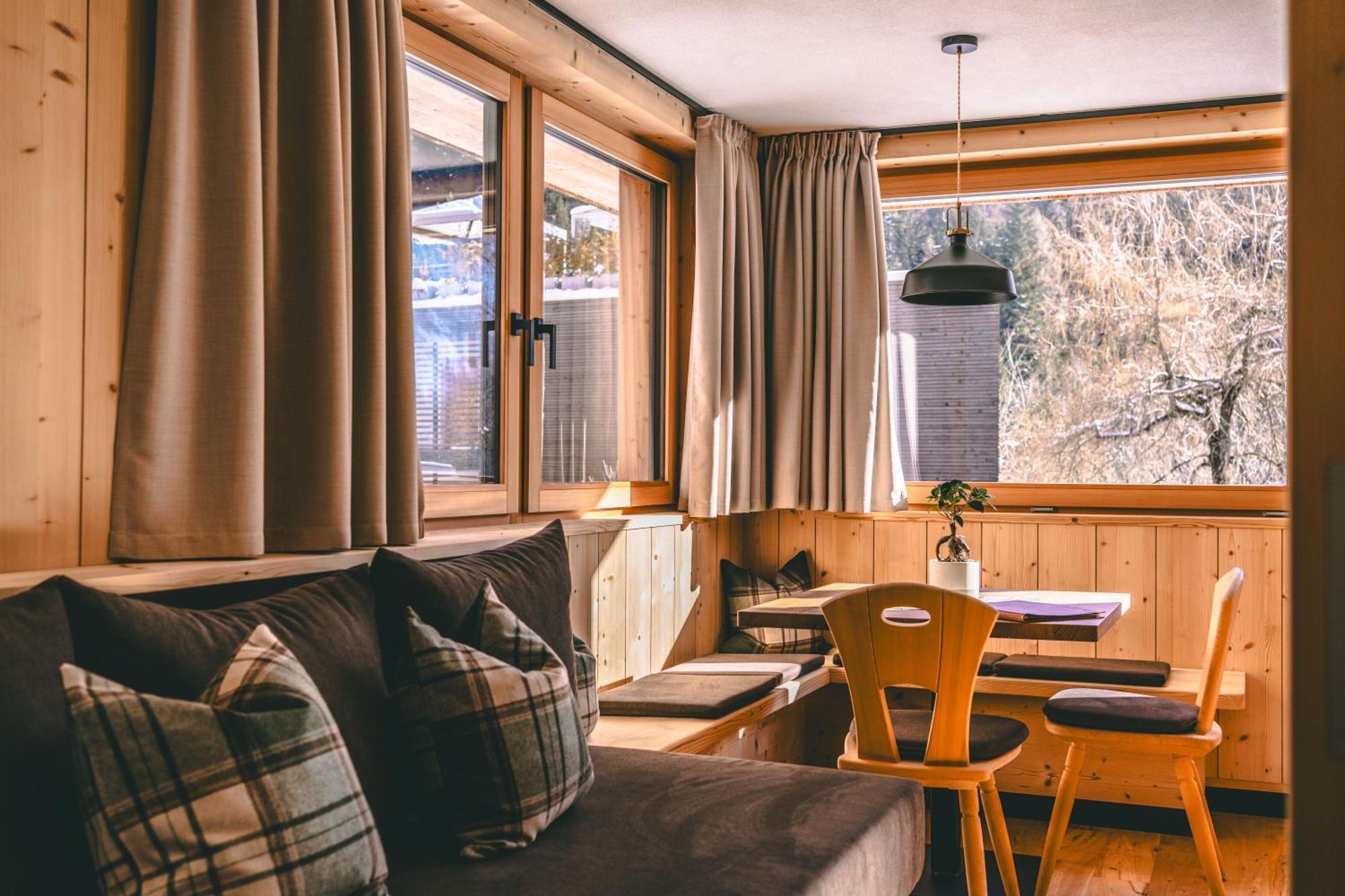 Dolomitenhotel Weisslahnbad Тирес Екстериор снимка