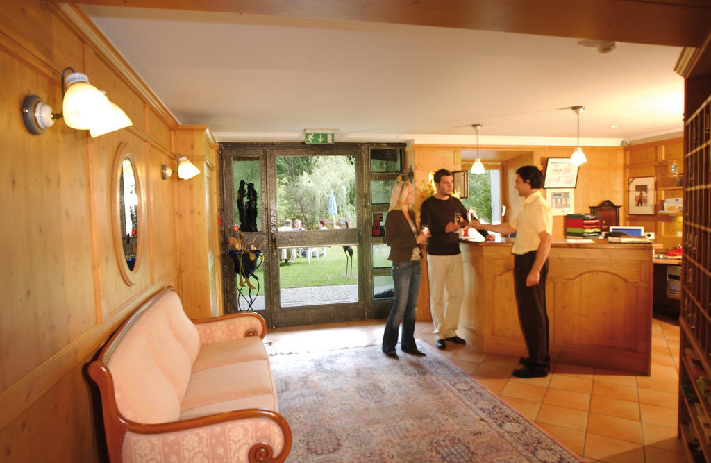 Dolomitenhotel Weisslahnbad Тирес Екстериор снимка
