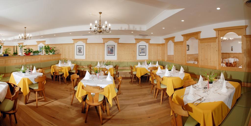 Dolomitenhotel Weisslahnbad Тирес Екстериор снимка