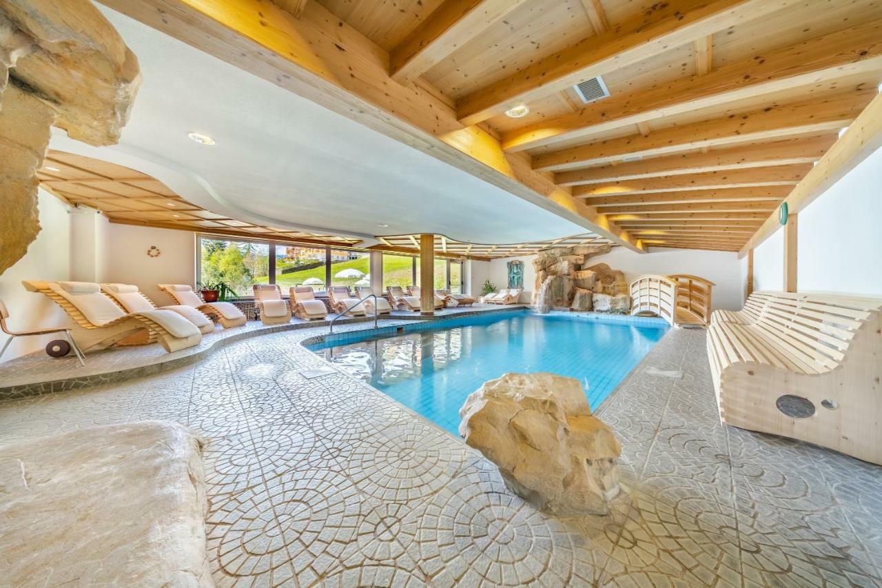 Dolomitenhotel Weisslahnbad Тирес Екстериор снимка
