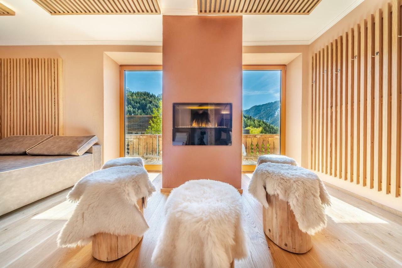 Dolomitenhotel Weisslahnbad Тирес Екстериор снимка